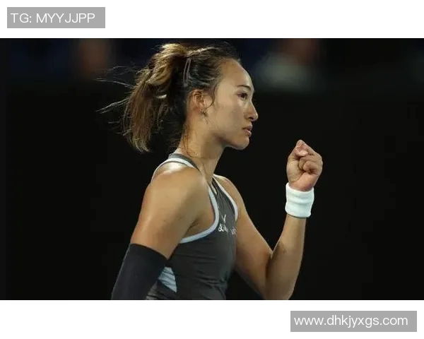 女足球明星身材展示集锦多角度展现运动之美与力量感