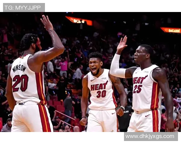 热火与老鹰季后赛对决精彩回顾与赛季展望分析